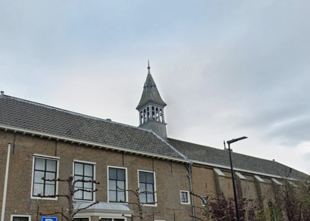 Schuurkerkje tijdelijk zonder torenspits vanwege restauratie