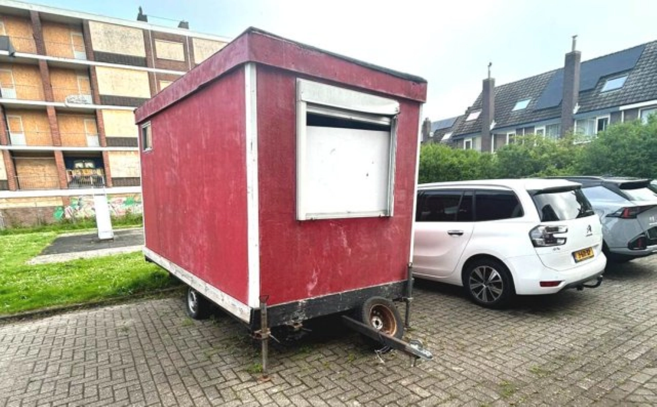 Verweerde keet aan De Genestetstraat moet weg