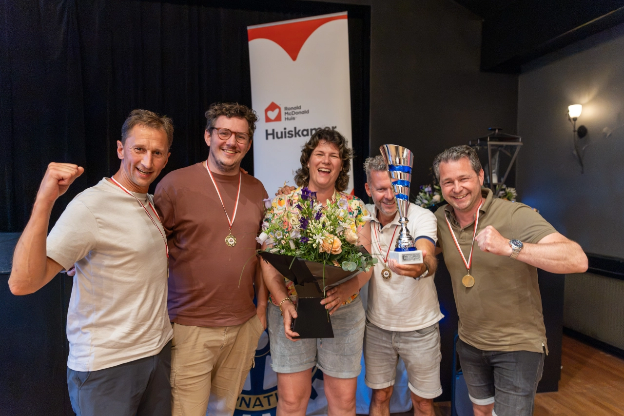 Opbrengst Rotary Kennisquiz naar Ronald McDonald Huiskamer Delft