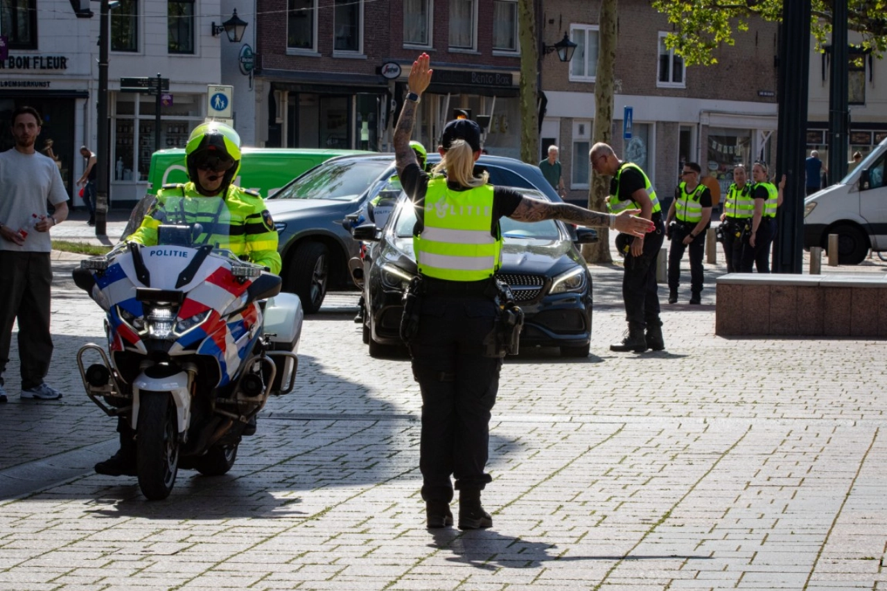 Politie houdt grote verkeerscontrole op het Stadserf
