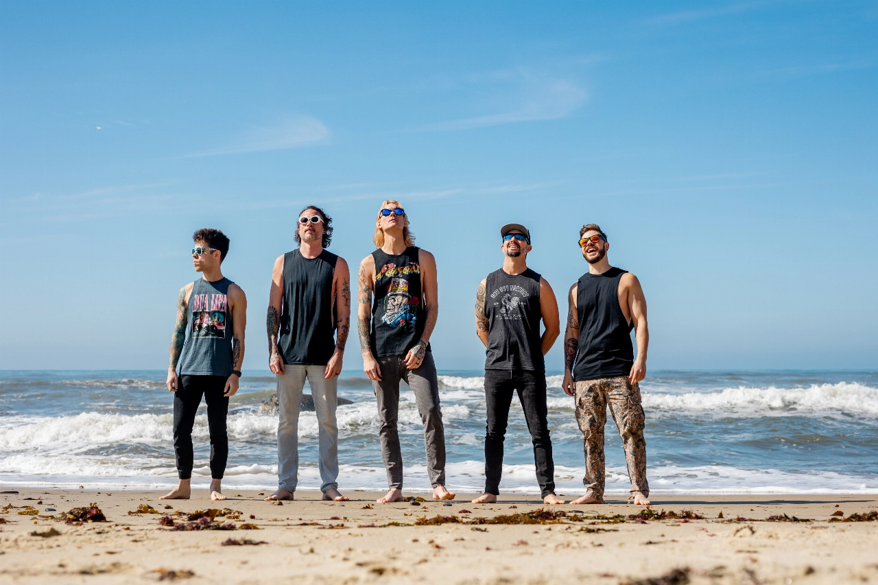 Amerikaanse beach rockband Ballyhoo! in De Kroepoekfabriek