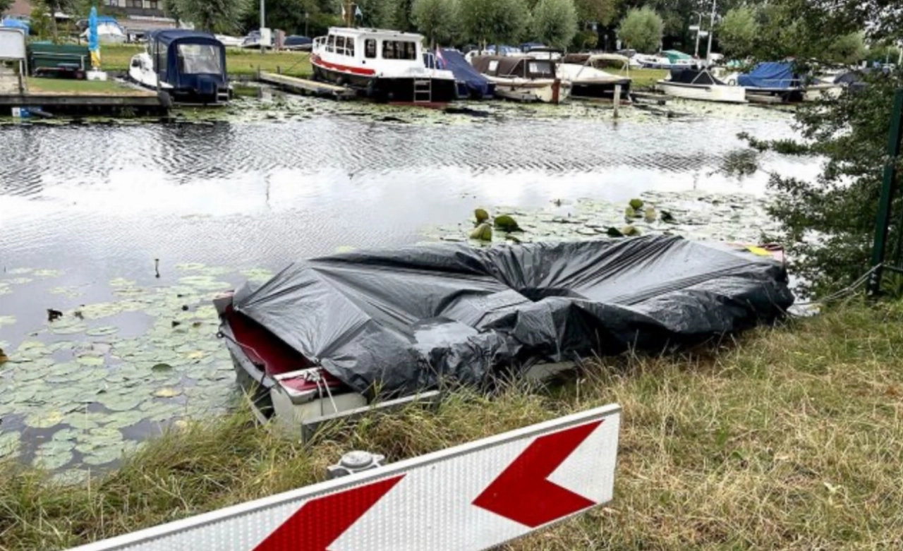 Maassluis zoekt eigenaar scheepje in de Zuidvliet
