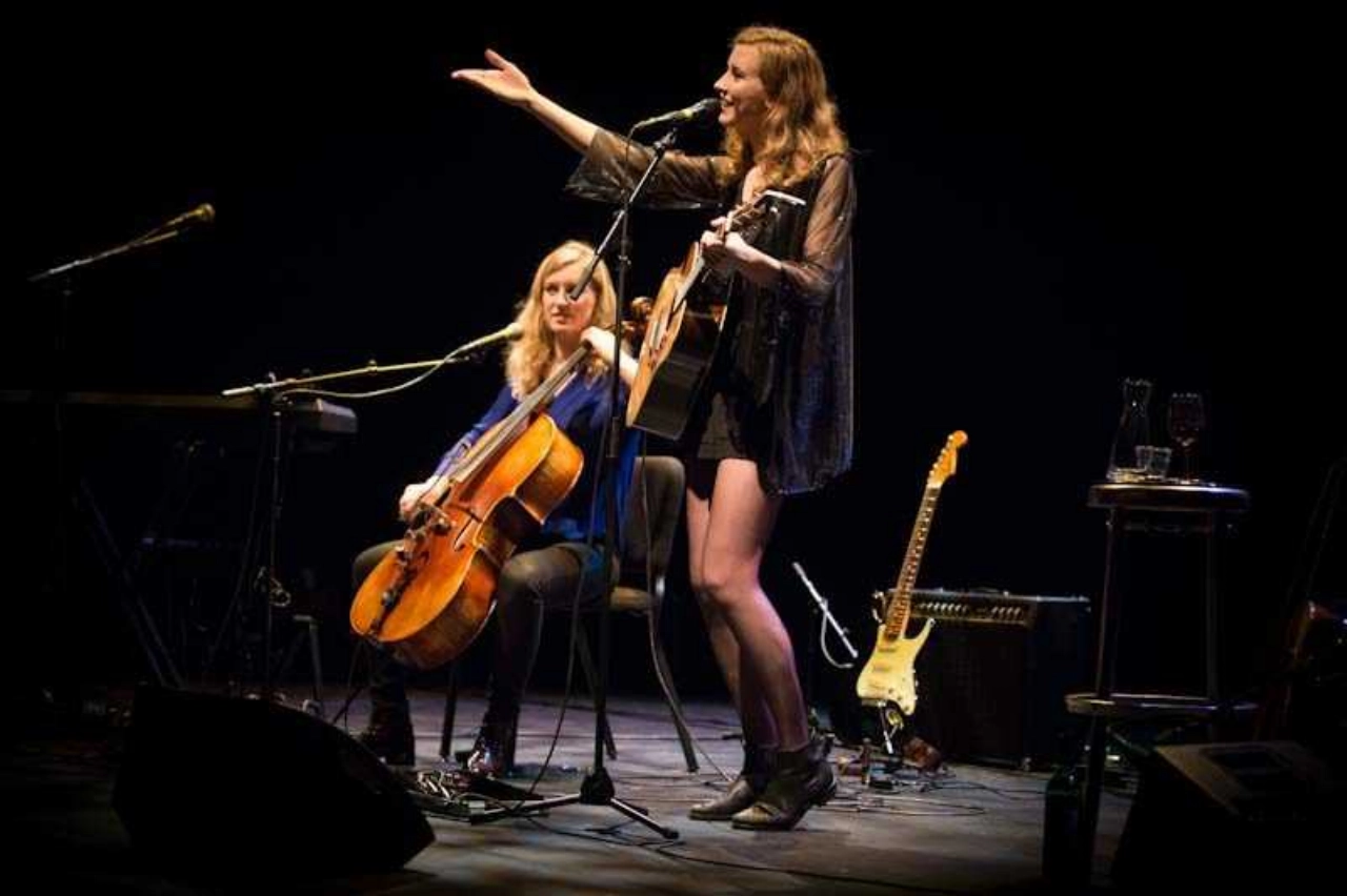 Clean Pete: getalenteerde tweelingzussen in het theater!