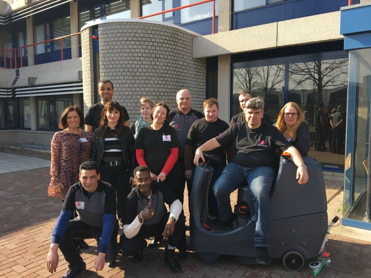 Jubileumschoonmaak gemeentehuis Maassluis