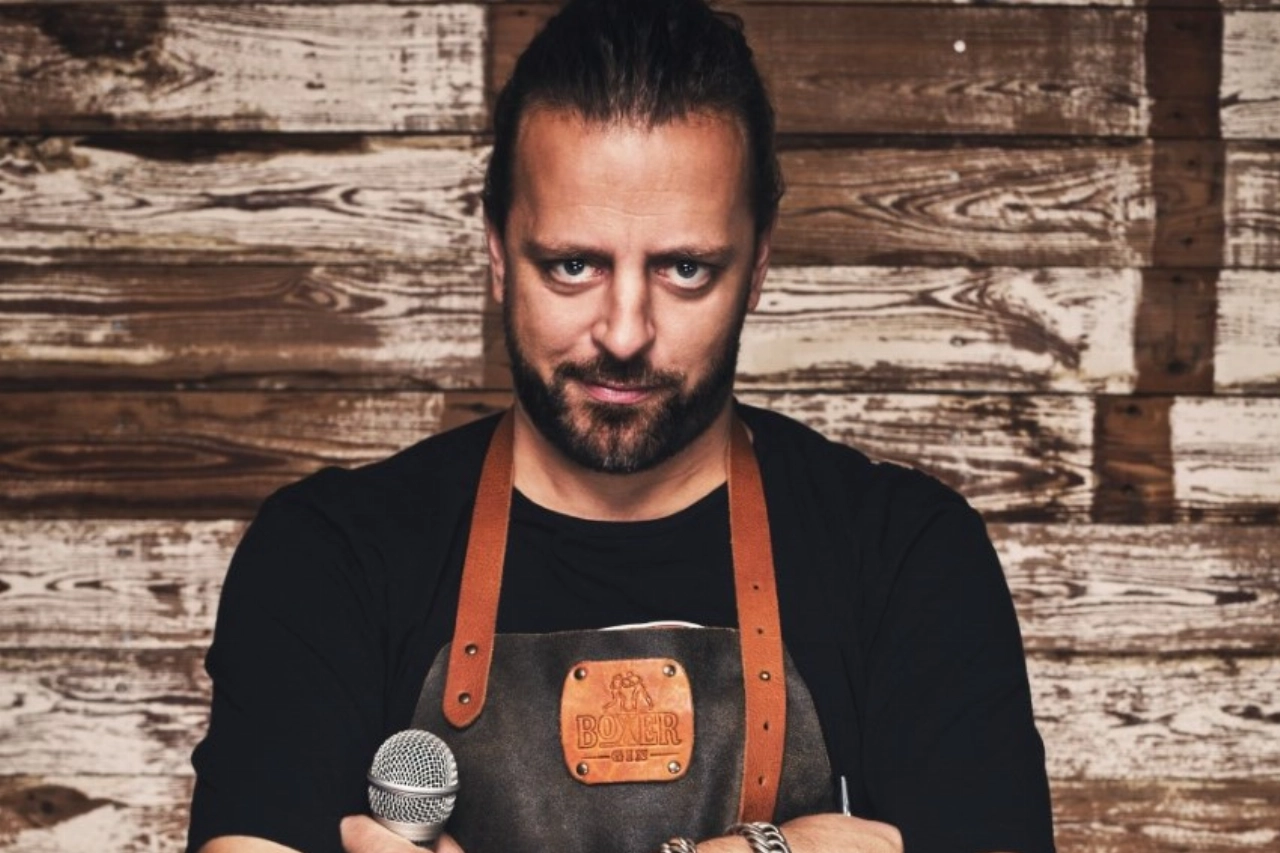 'Met de fles grootgebracht' in Theater Koningshof