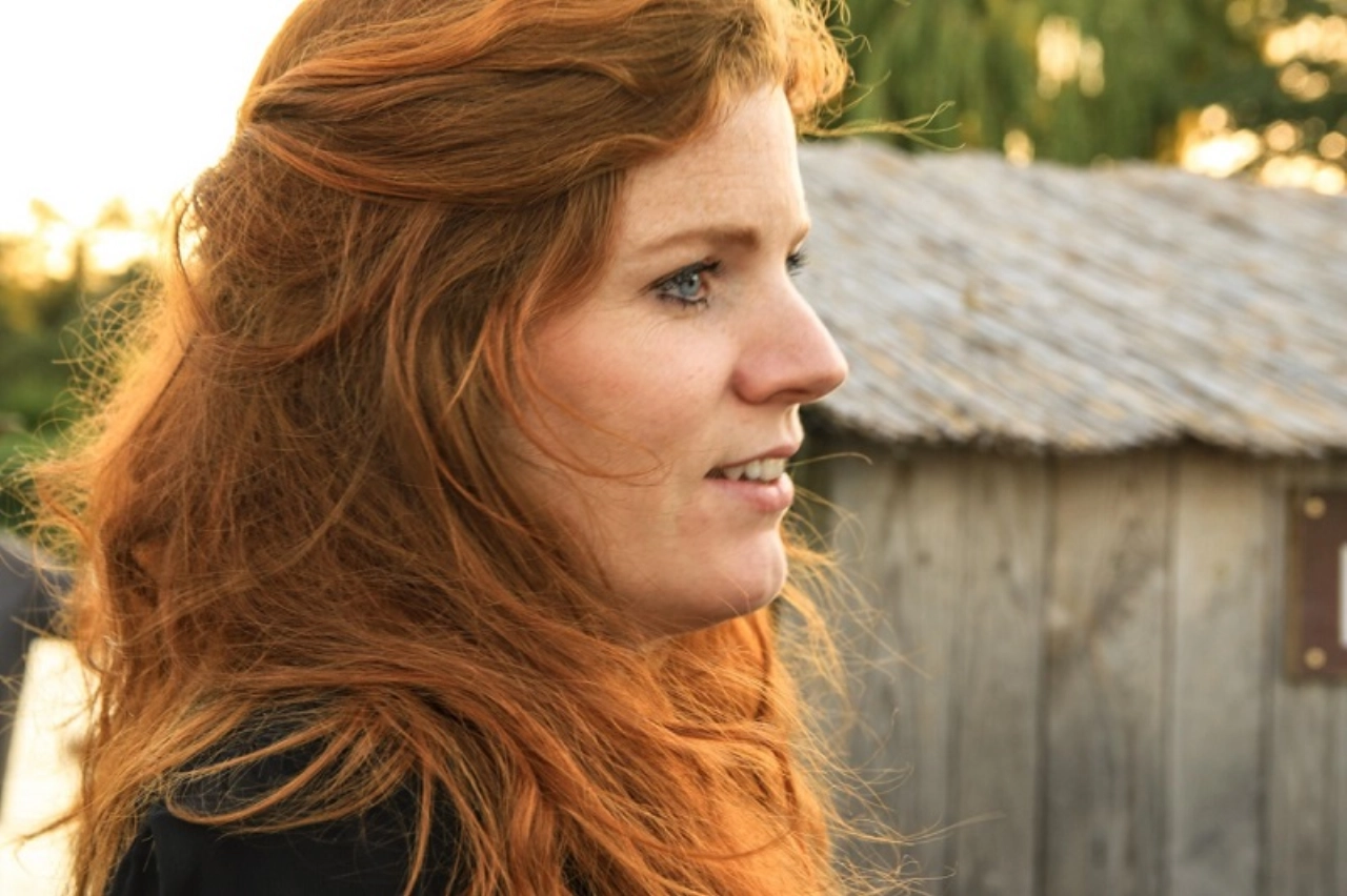 Renee van Bavel zingt Herman van Veen