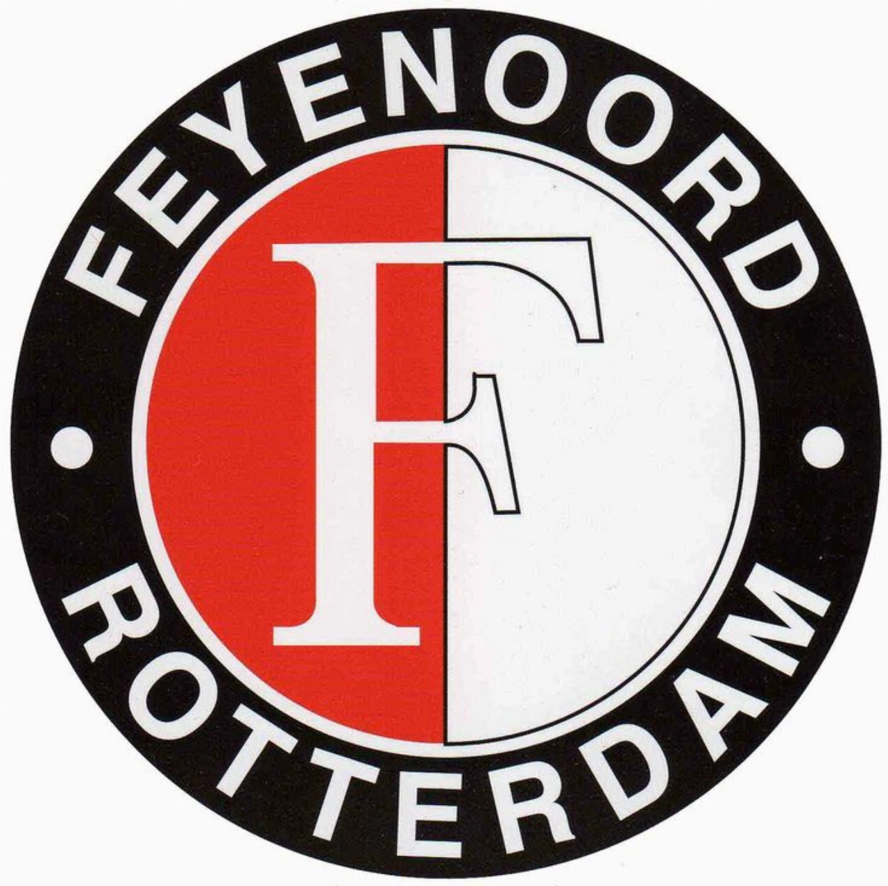 Feyenoordfans met boot van Maassluis naar de Kuip