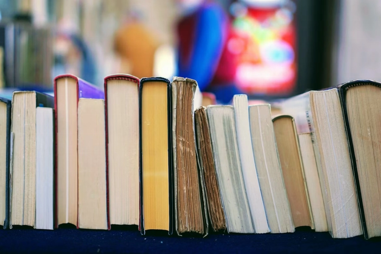 Kom naar het Taaldorp in de Bibliotheek de Plataan
