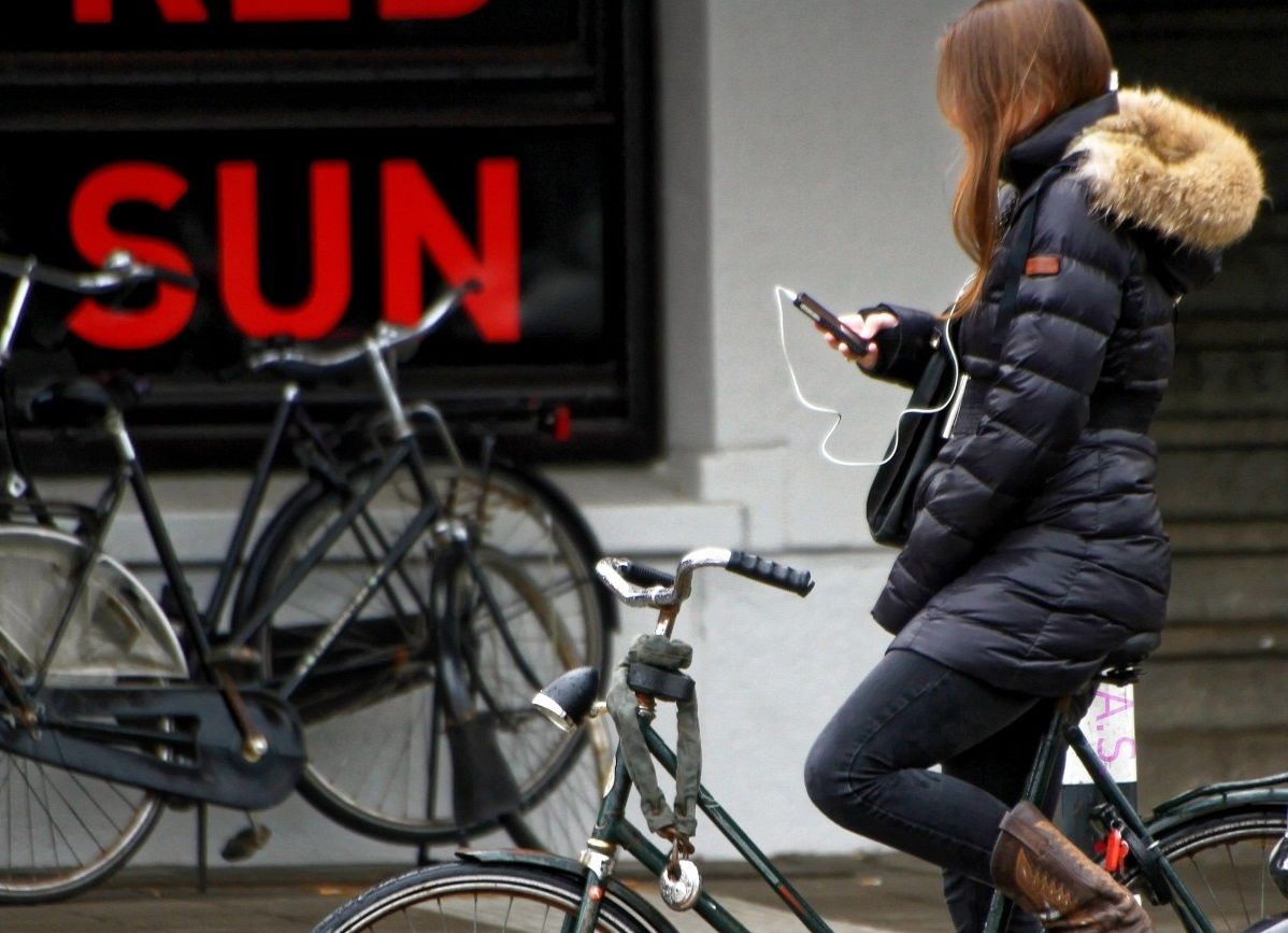Geen telefoongebruik op de fiets: ‘Wen er vast maar aan’