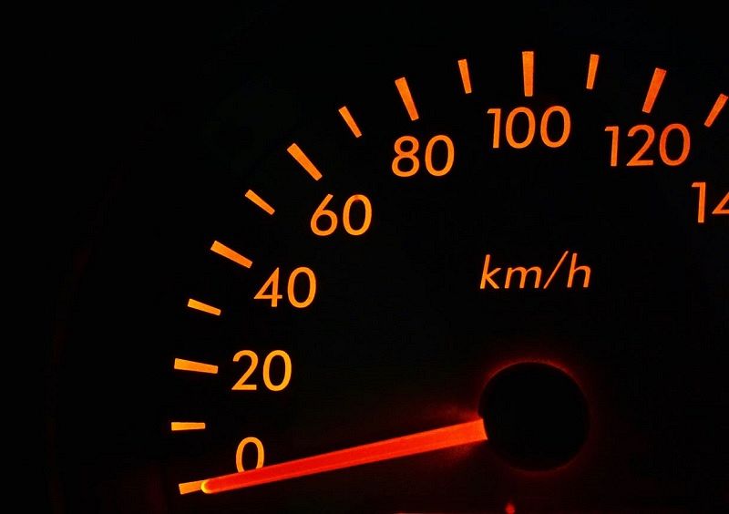 Diverse boetes uitgedeeld bij snelheidscontroles in de regio
