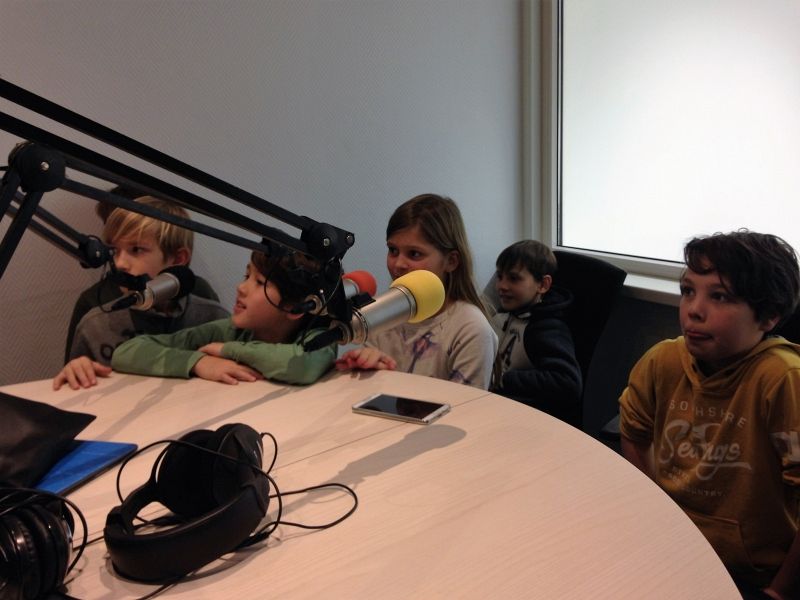 Kinderen van Eisvrij op bezoek bij LOOK TV