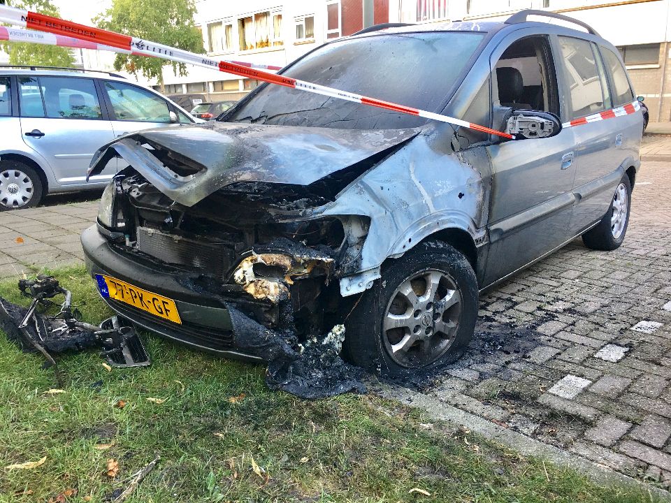 Autobrand in Tienhovenstraat