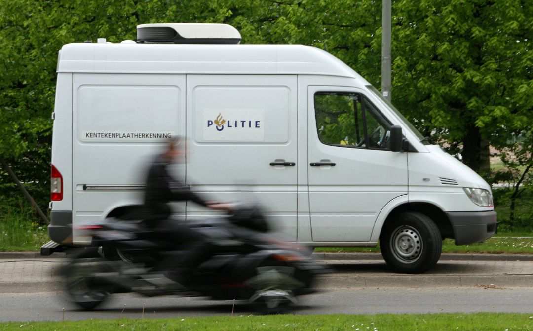 Politie controleert Schiedamse weggebruikers