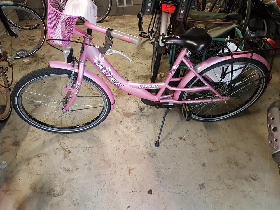 Op zoek naar eigenaar roze fiets