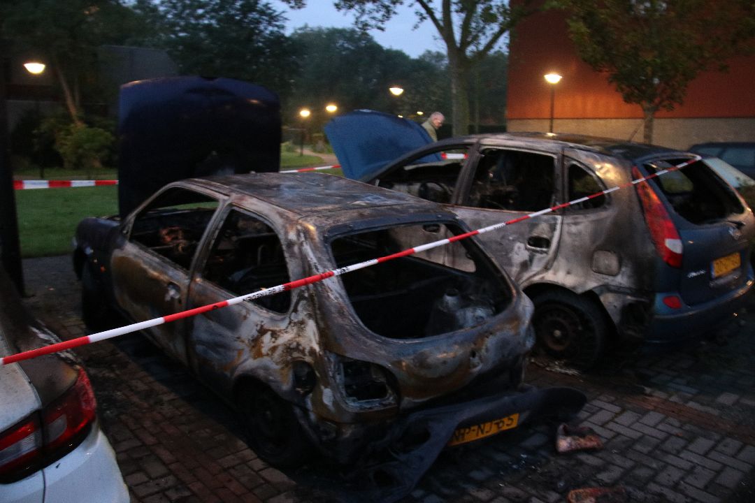Drie auto's uitgebrand in Groenoord