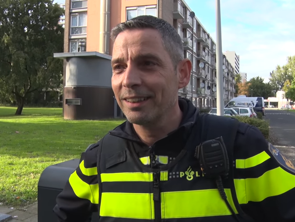 Markante wijkagent stopt in Groenoord
