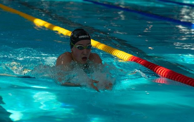 Anna van Droffelaar zwemt limiet jongerenspelen