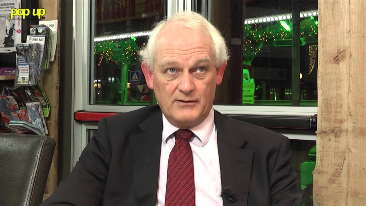 Lamers complimenteert ons met naleving regels