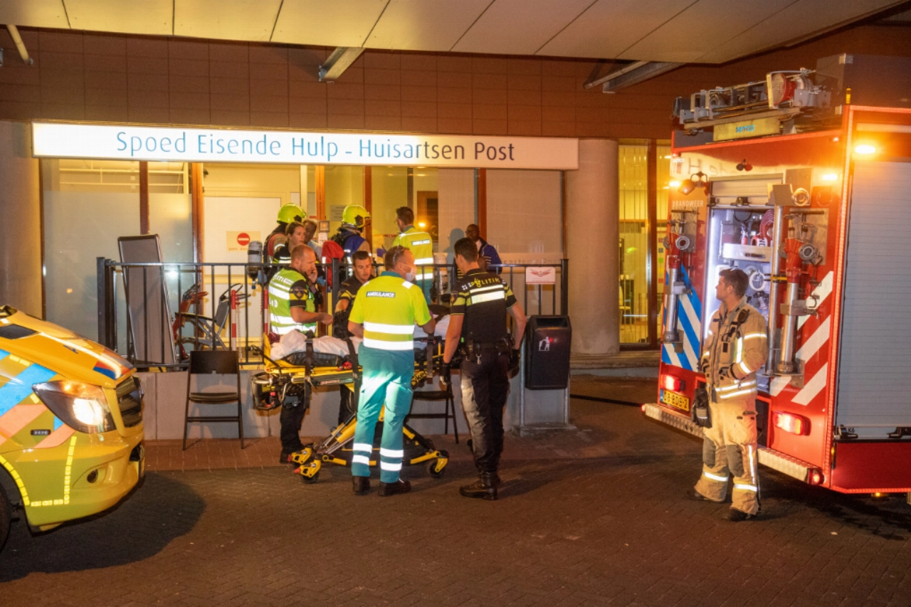 Man wil zich in brand steken in huisartsenpost