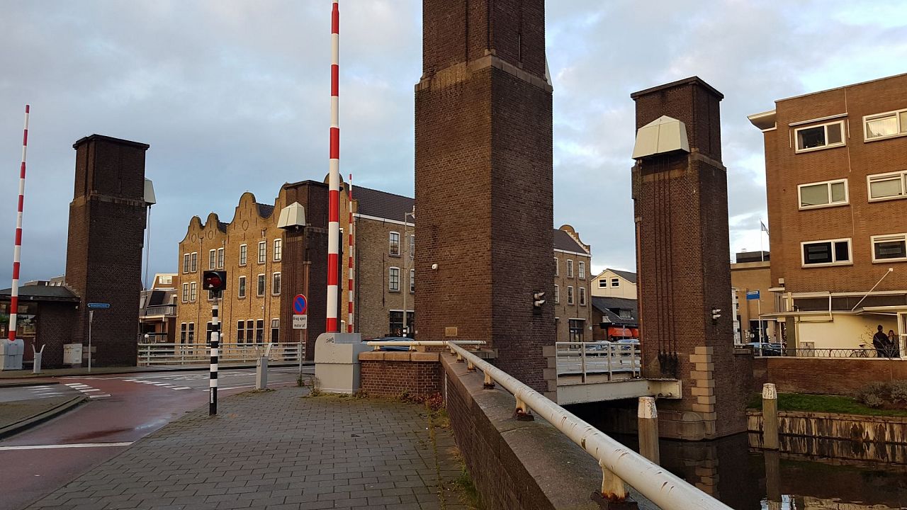 Lichtplan binnenstad versterkt historische waarde Oranjebrug