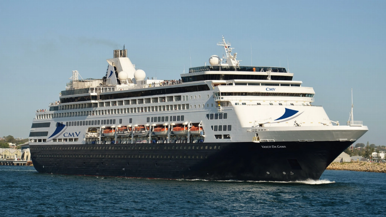 Zeven cruiseschepen tegelijk stomen op naar Rotterdam