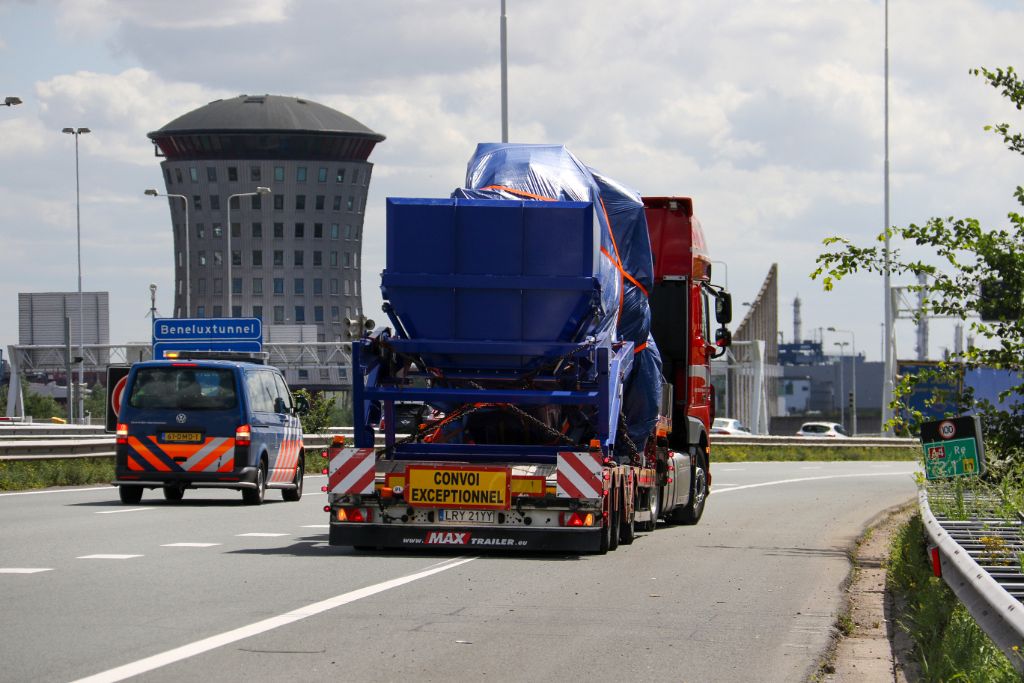 Blunderende trucker zorgt voor gevaar voor Beneluxtunnel