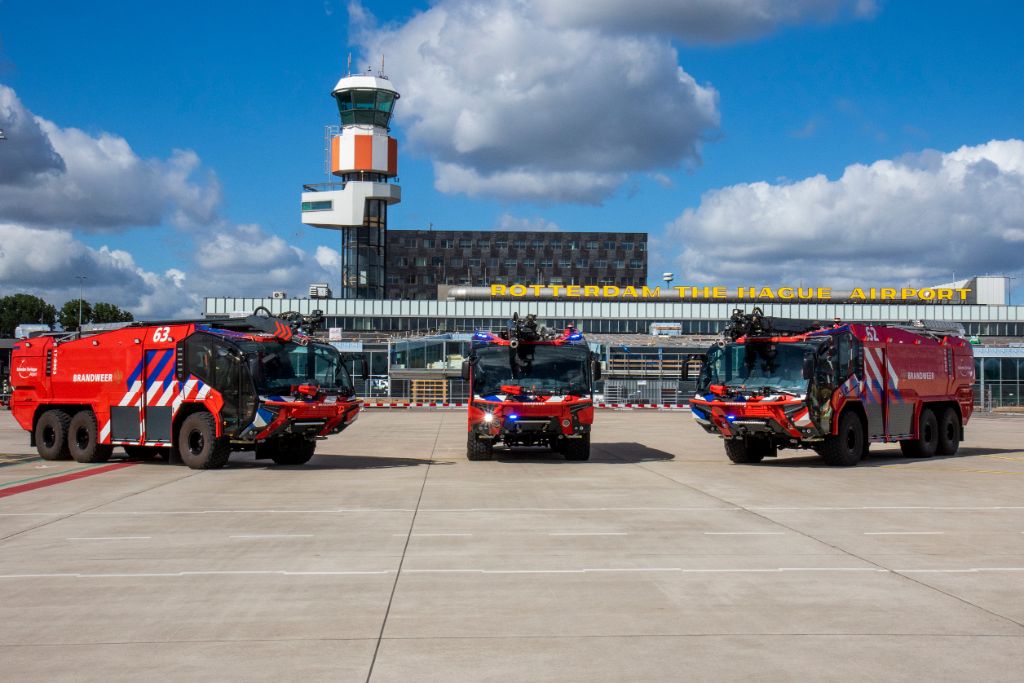 Drie nieuwe 'crashtenders' voor brandweer vliegveld