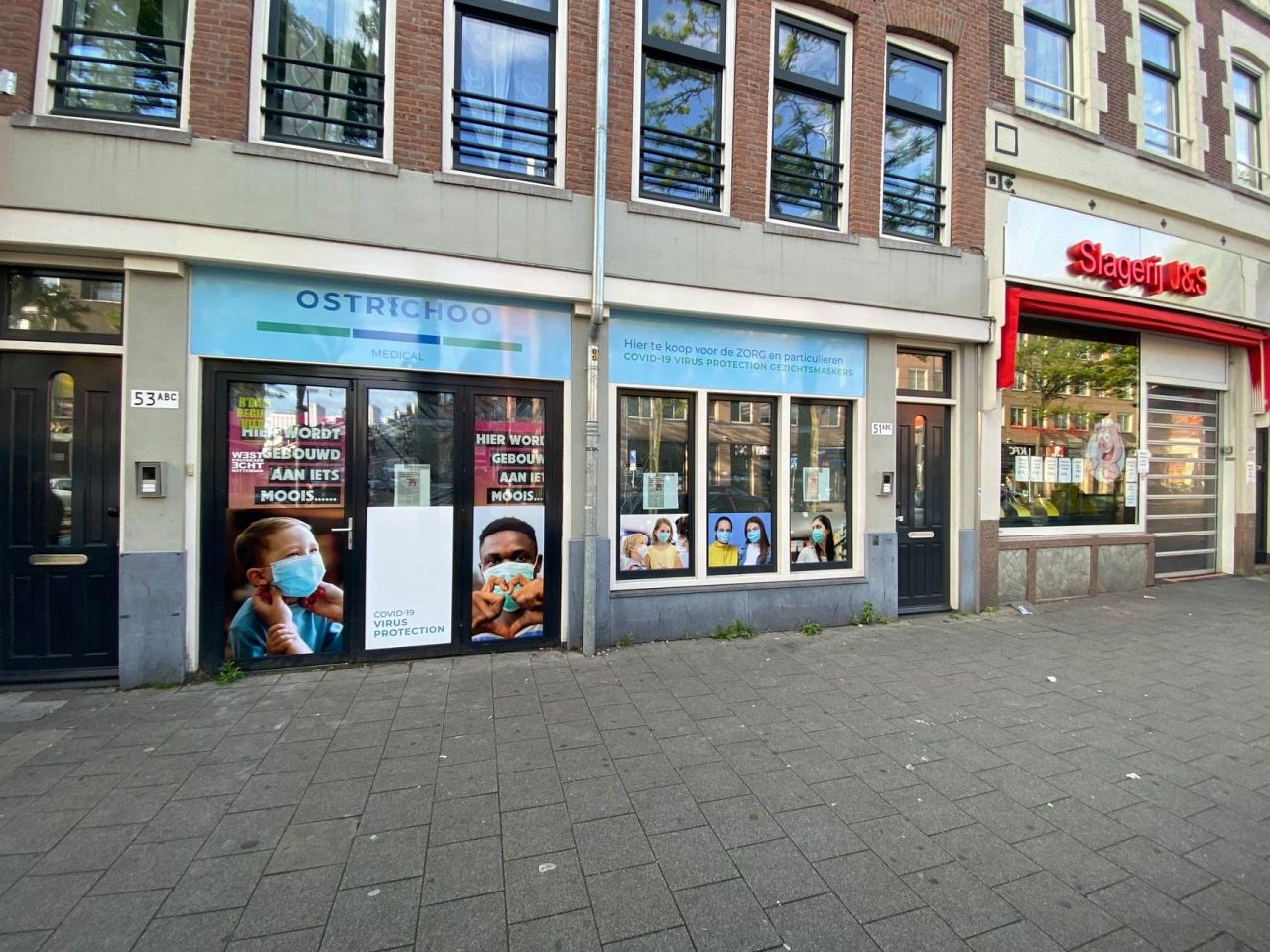 Mondkapjesleverancier opent winkel op West-Kruiskade