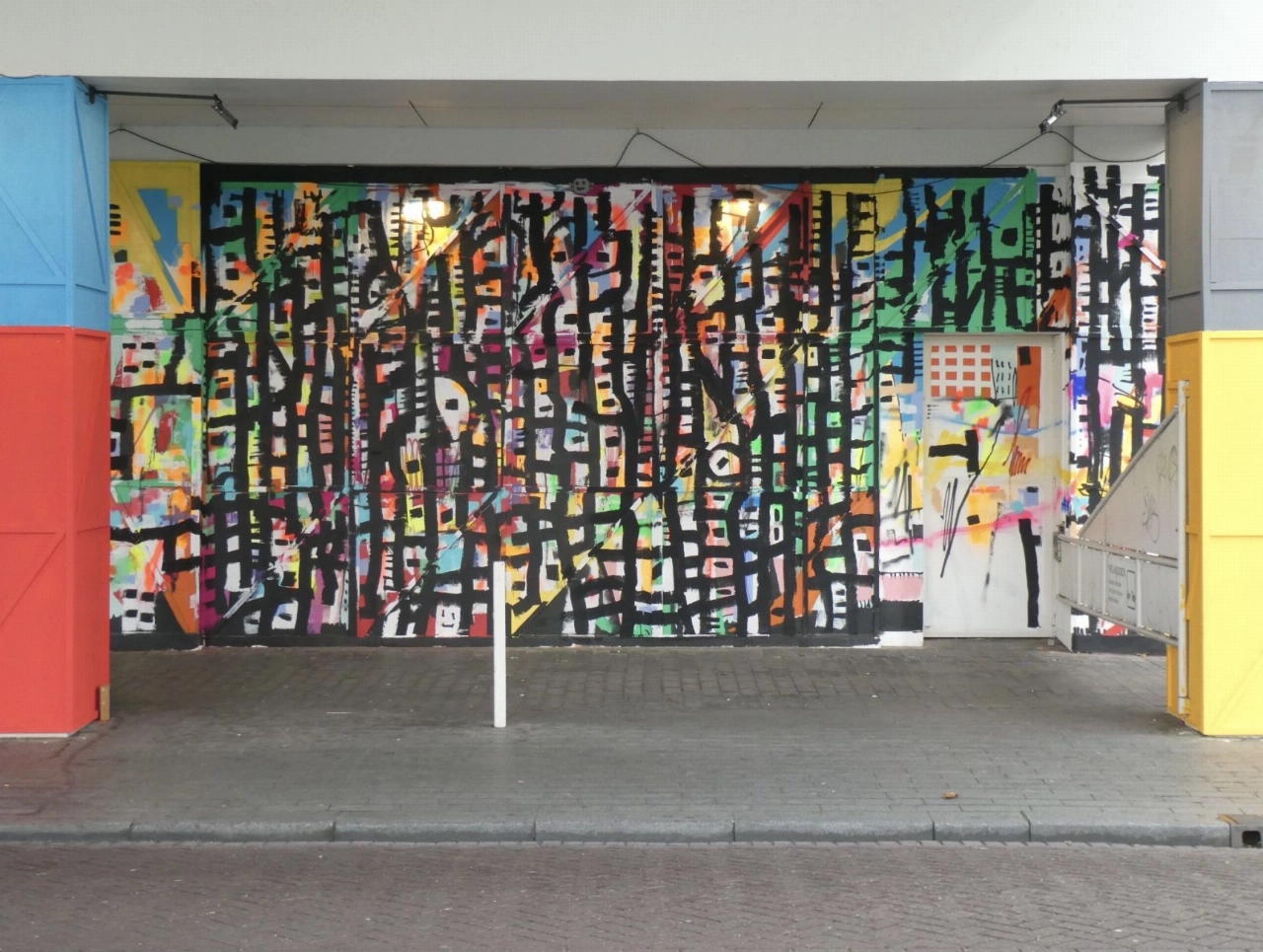 'Action painter' gaat schilderen in het Schreiershuisje