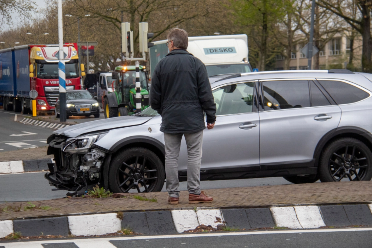 Weer flinke klapper op 's-Gravelandseweg