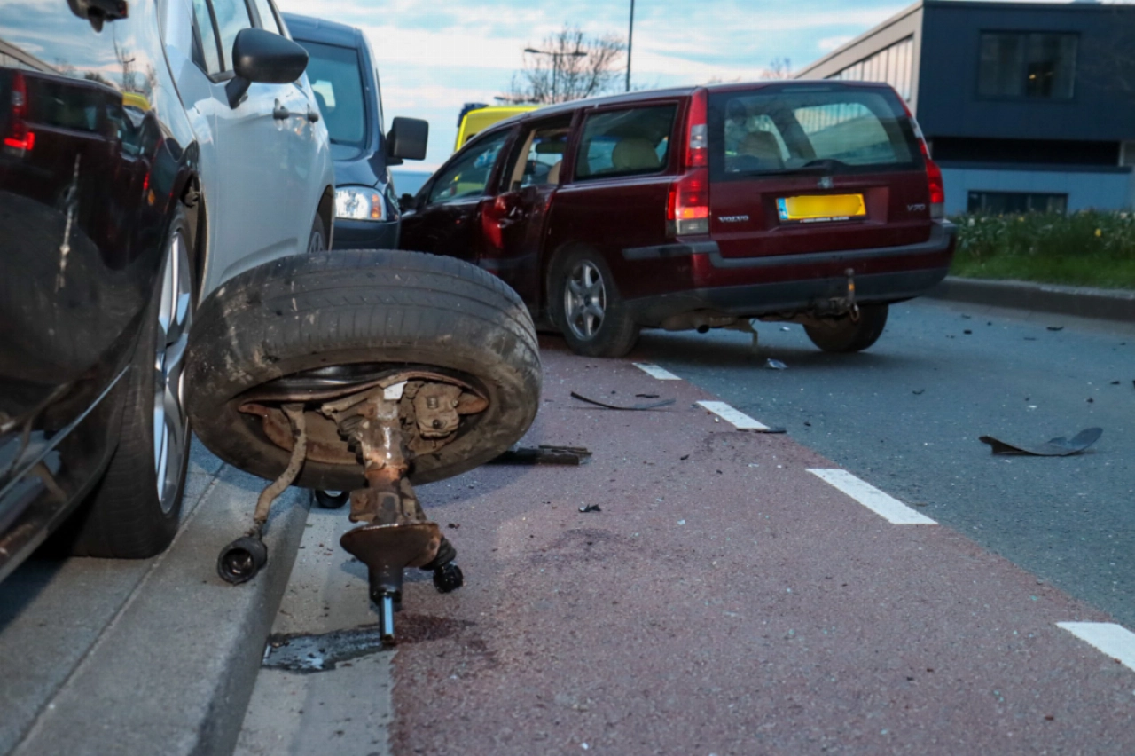 Gewonden in ravage na aanrijding