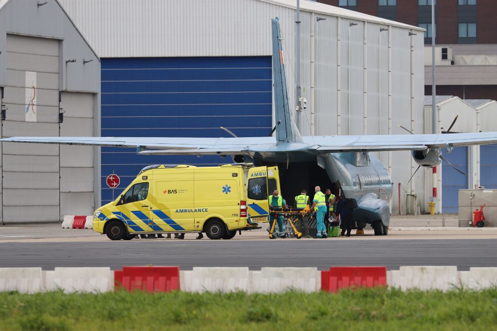 Ierse luchtmacht haalt baby op uit Rotterdam
