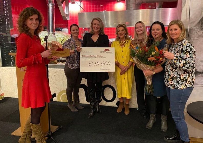 Stichting Het Babyhuis wint Annemarie van der Lindenprijs