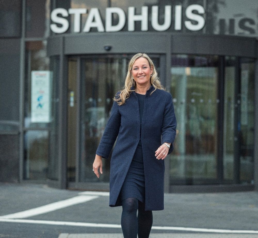 Caroline Bos nieuwe gemeentesecretaris/directeur Schiedam