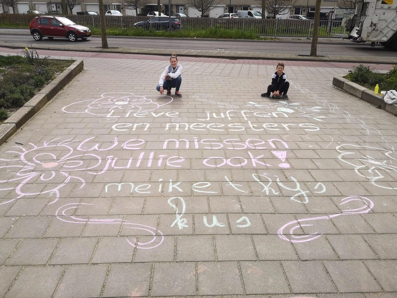 Scholen dicht, scholen open; beeld diffuus