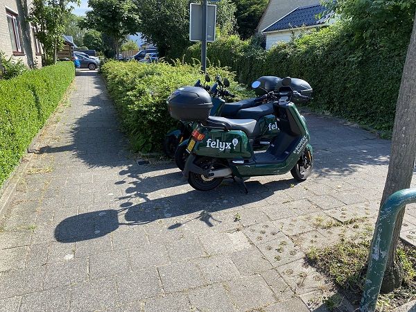 Bekeuringen voor hinderlijk geparkeerde deelscooters