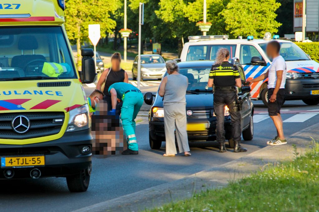 Voetganger gewond na aanrijding op Nieuwe Damlaan