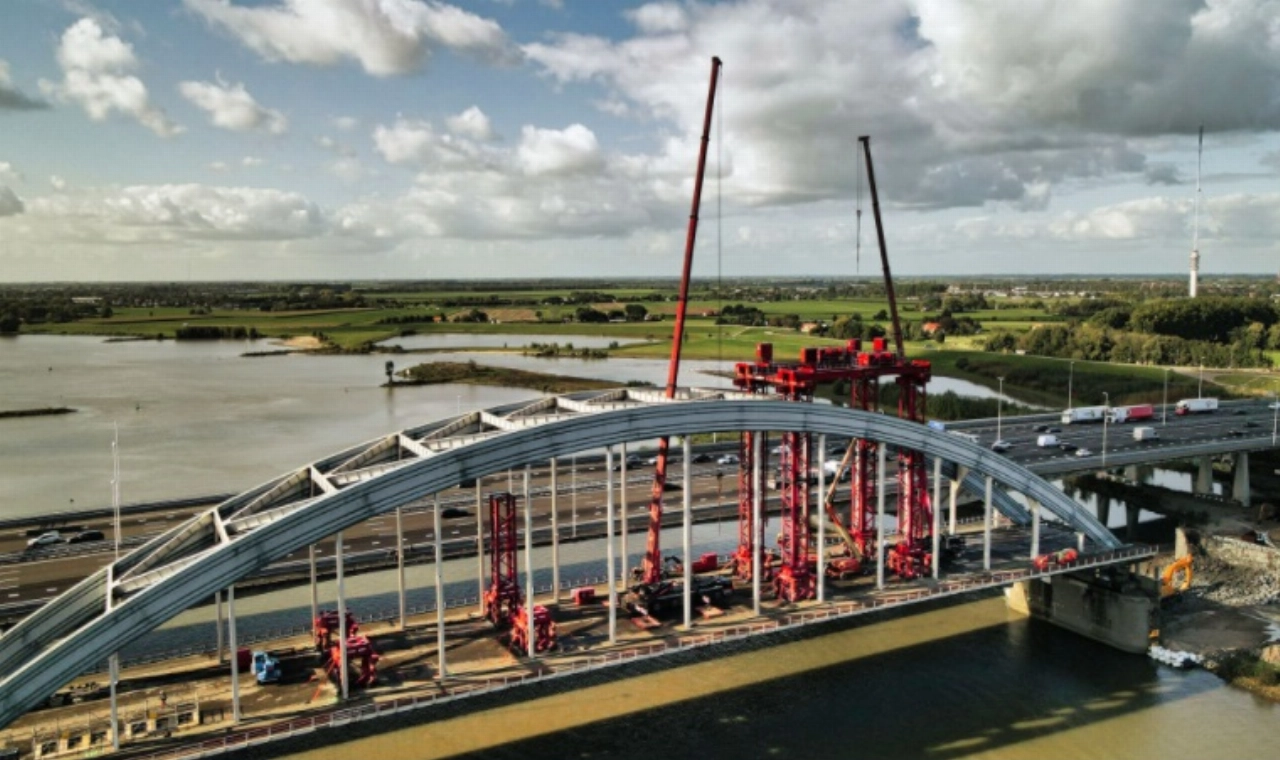 Schiedam speelt rol in demontage brug Vianen