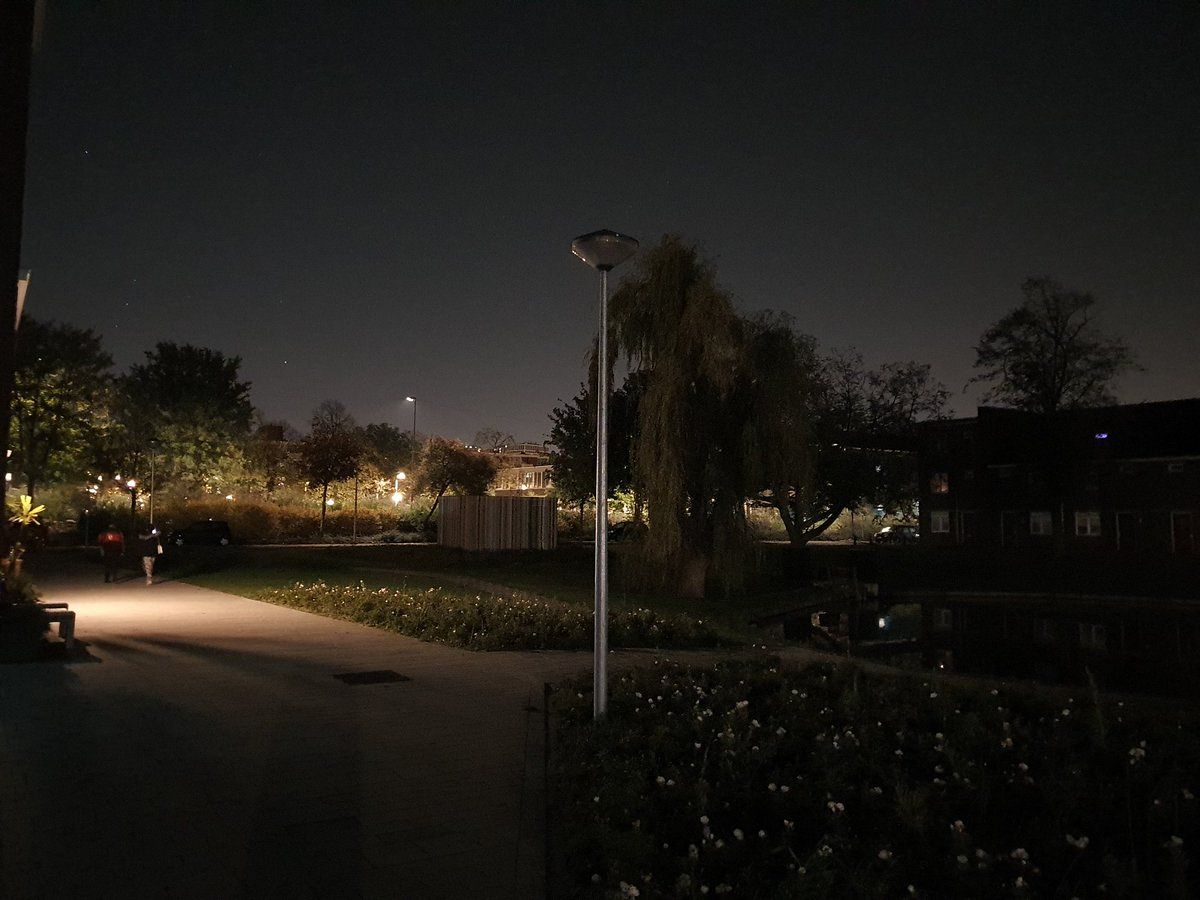 Wetenschappersbuurt donker zonder straatverlichting