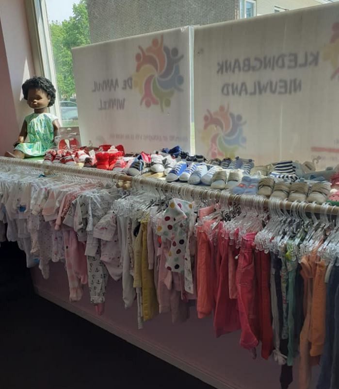 Kinderkledingbank Nieuwland verder op nieuwe locatie