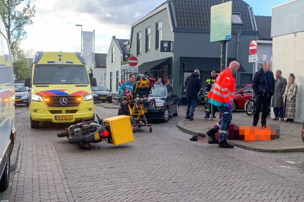Scooterrijder gewond na ongeluk op Groenelaan
