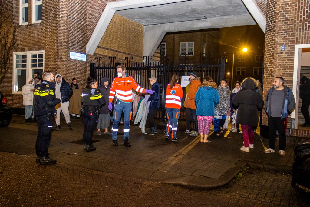 Man zwaargewond na explosie Piet Paaltjensplein