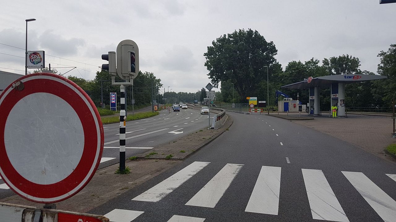 Automobilisten verrast door afsluiting Nieuwe Damlaan