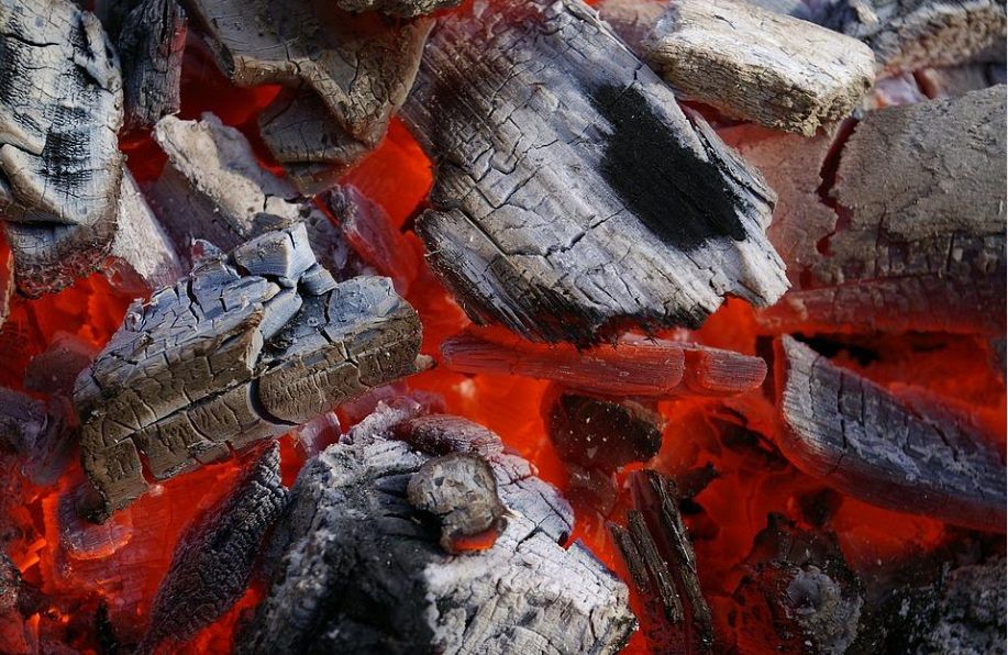 DCMR: ‘Stook geen hout in vuurkorf en barbecue’