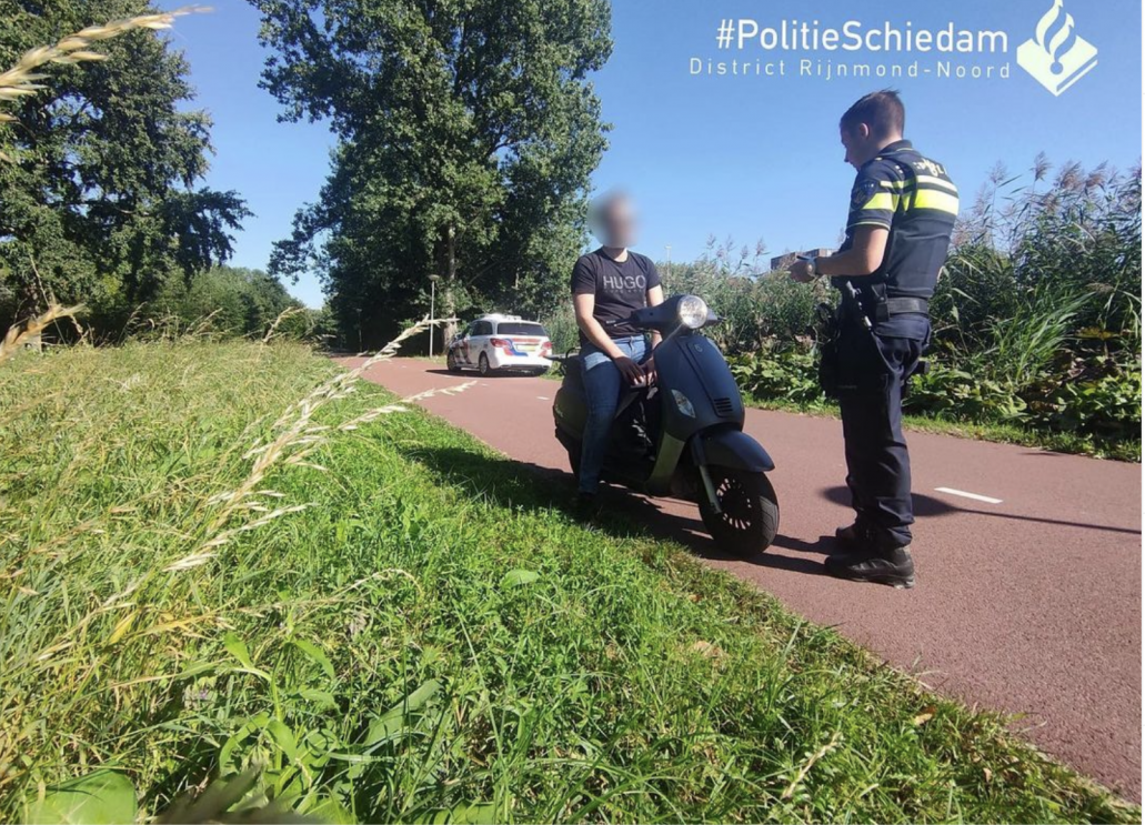 Schiedamse politie let scherp op scooters
