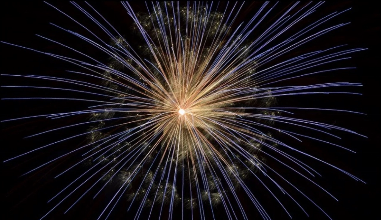 Gemeente: 'Onrustige jaarwisseling met veel autobranden'