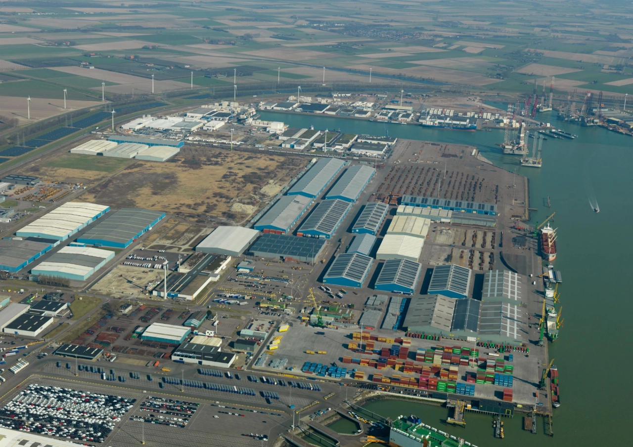 Verbrugge huurt groot havencomplex van DHG