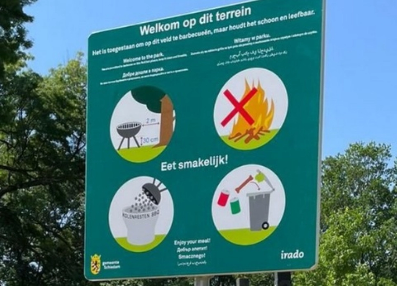 Irado plaatst barbecue-borden op Maasboulevard