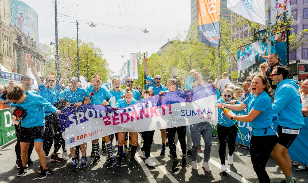 Feest aan de finish van de Roparun