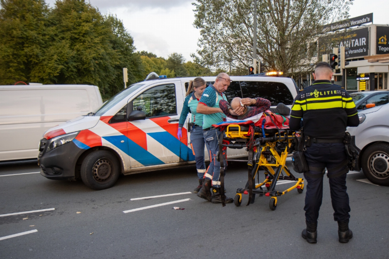 Fietser geschept op oversteekplaats